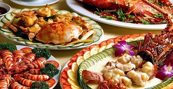 Try some seafood and local specialties in Ha Long