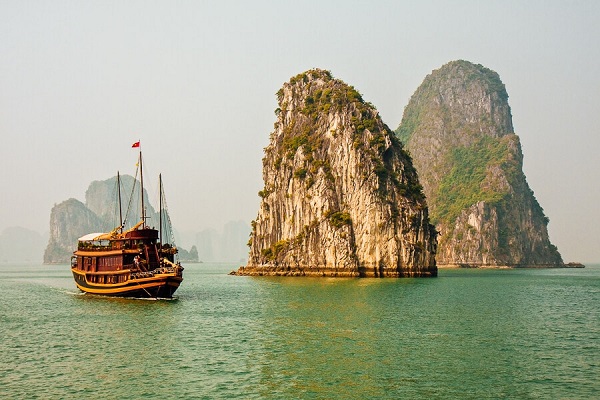 How to Avoid Scams in Halong Bay